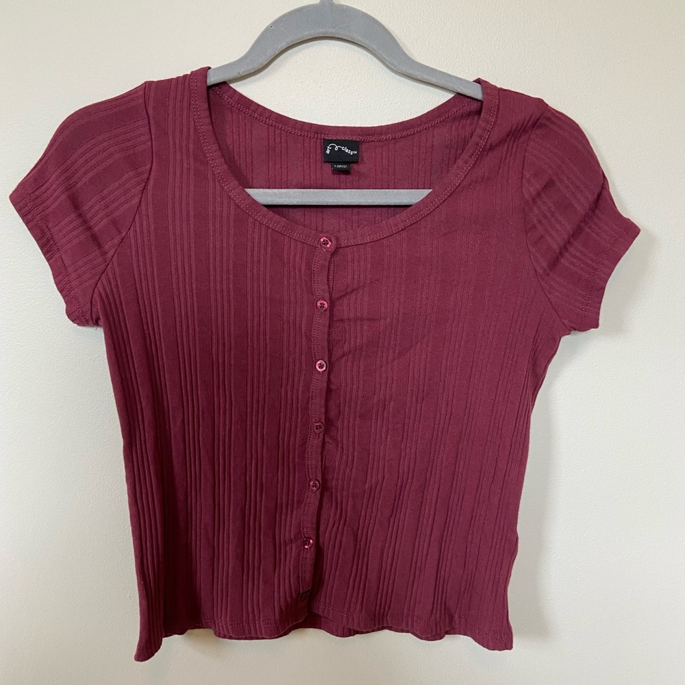Maroon shirt sleeve (CL)